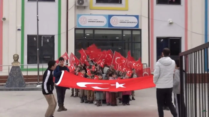 Zirve&rsquo;de Bayrak Y&uuml;r&uuml;y&uuml;ş&uuml;